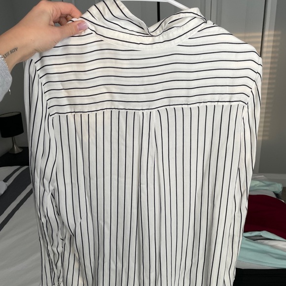 White with stripes dynamite blouse - Picture 2 of 5